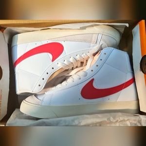 NWT Nike Blazer Mid 77 size 8